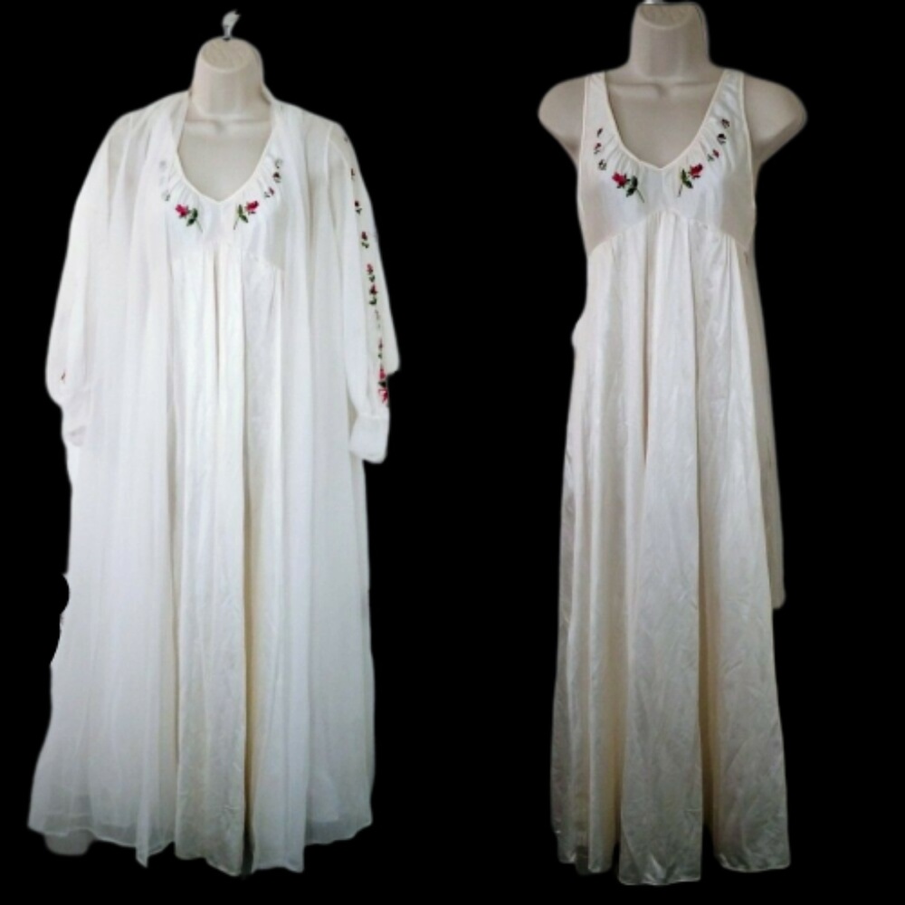 Vintage Womens Small Bridal Nightgown and Robe Set